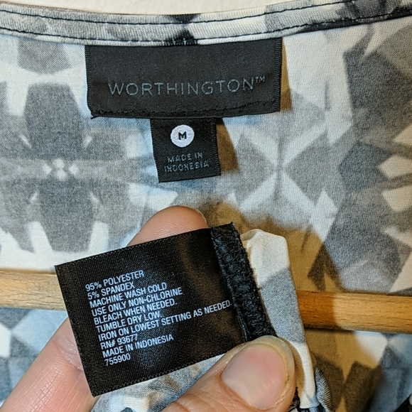 Worthington silky blouse Sz M - Picture 2 of 4